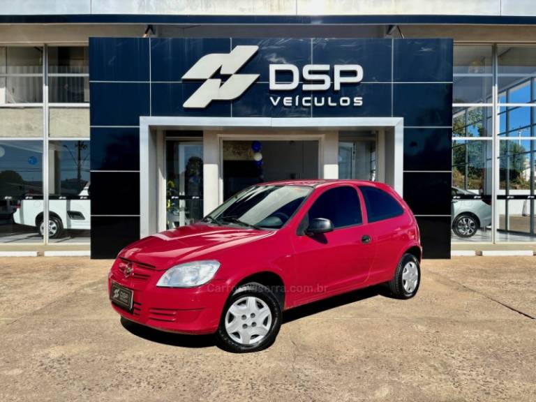 CHEVROLET - CELTA - 2010/2011 - Vermelha - R$ 25.900,00