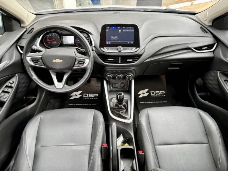 CHEVROLET - ONIX - 2022/2023 - Branca - R$ 76.900,00