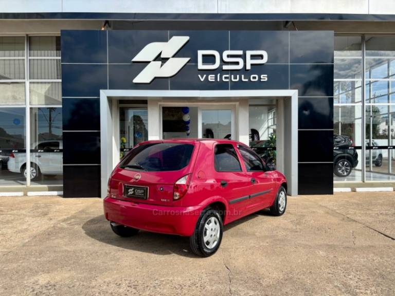 CHEVROLET - CELTA - 2010/2011 - Vermelha - R$ 25.900,00