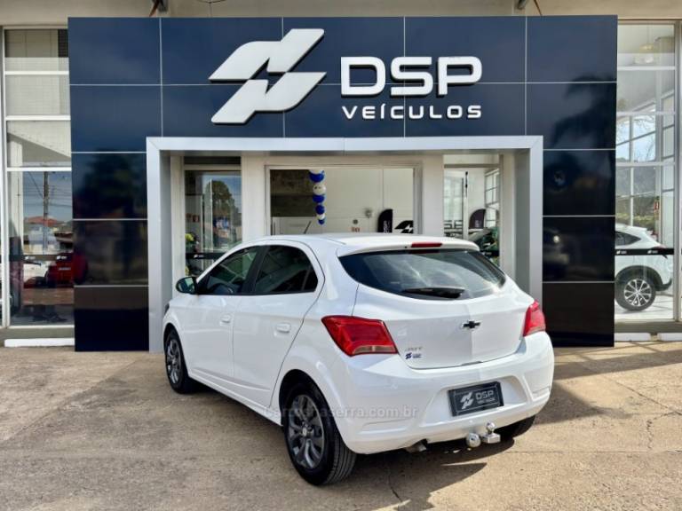 CHEVROLET - ONIX - 2021/2021 - Branca - R$ 64.900,00