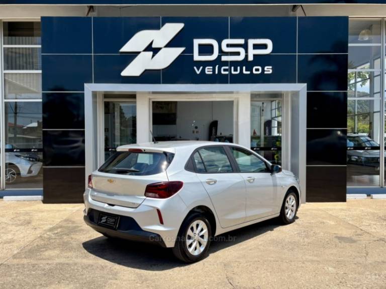 CHEVROLET - ONIX - 2020/2021 - Prata - R$ 59.900,00