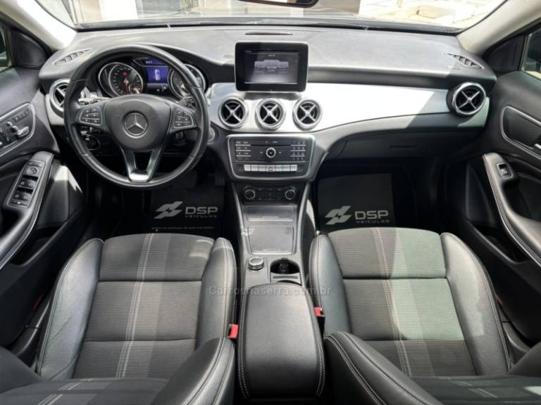 MERCEDES-BENZ - GLA 200 - 2018/2019 - Cinza - R$ 136.900,00