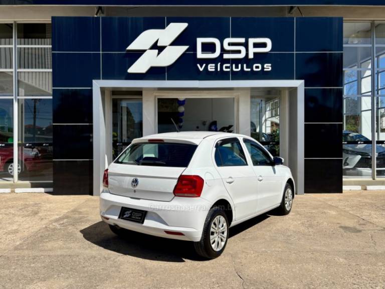 VOLKSWAGEN - GOL - 2017/2018 - Branca - R$ 46.900,00