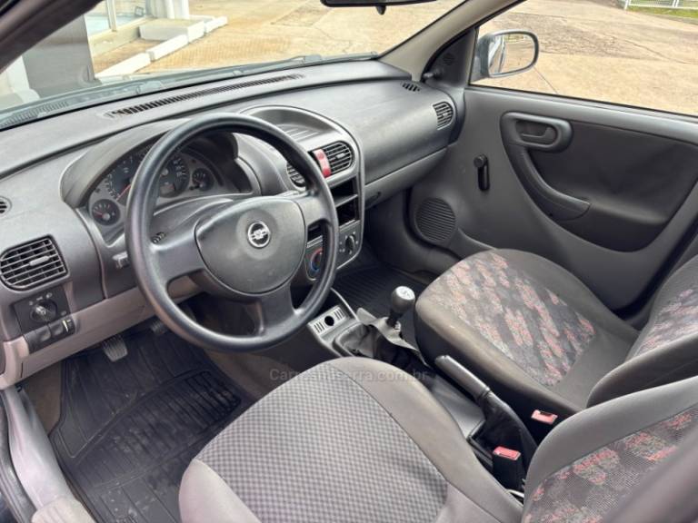 CHEVROLET - MONTANA - 2004/2005 - Preta - R$ 26.900,00