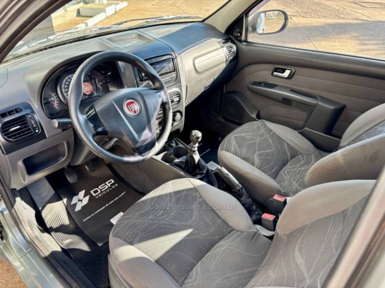 FIAT - STRADA - 2015/2015 - Prata - R$ 51.900,00