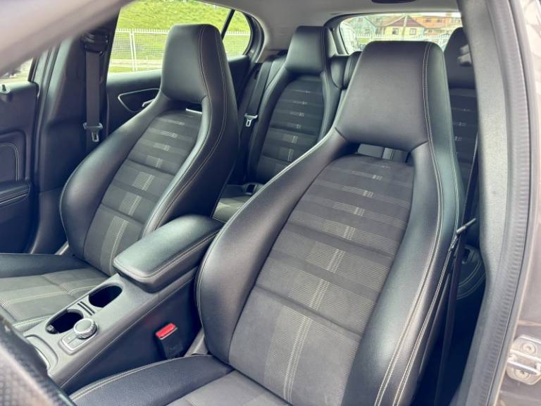 MERCEDES-BENZ - GLA 200 - 2018/2019 - Cinza - R$ 136.900,00