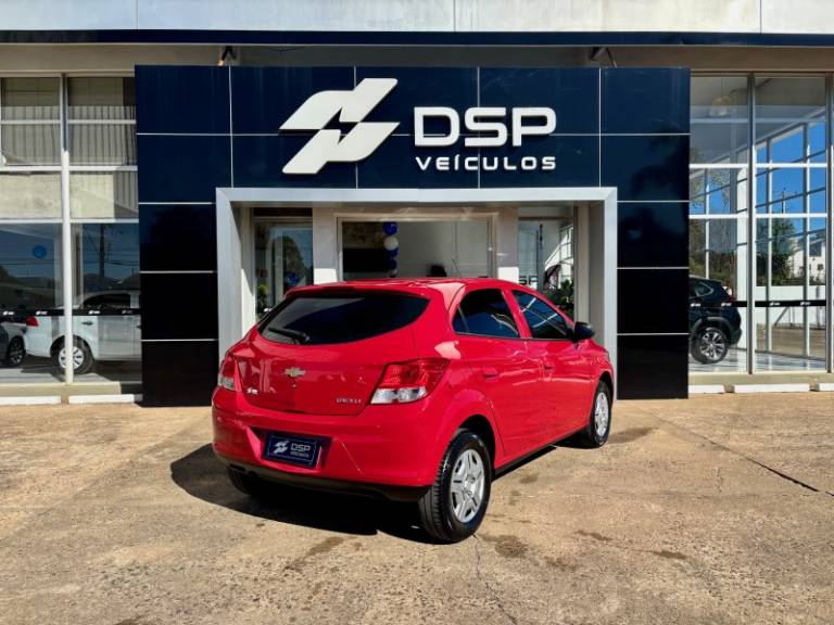 CHEVROLET - ONIX - 2014/2015 - Vermelha - R$ 47.900,00