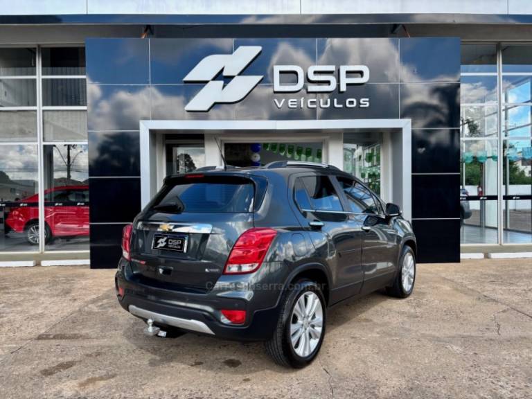 CHEVROLET - TRACKER - 2017/2018 - Cinza - R$ 94.900,00
