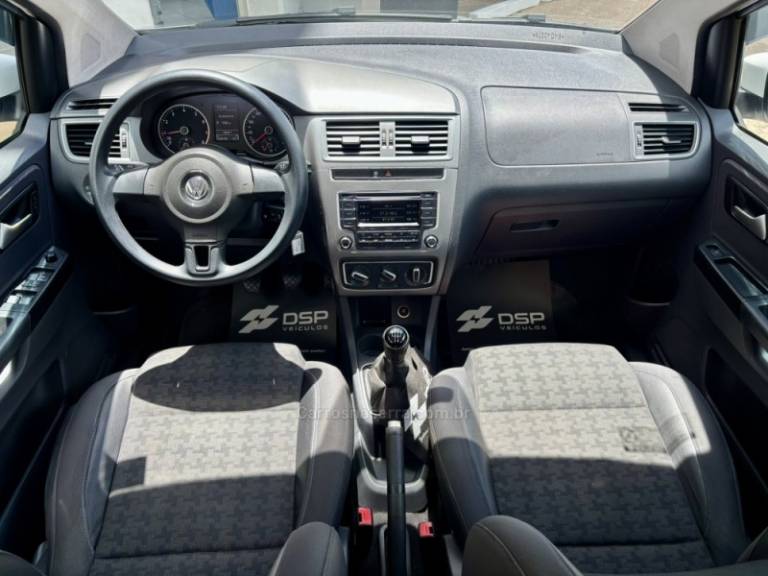 VOLKSWAGEN - FOX - 2015/2015 - Branca - R$ 45.900,00