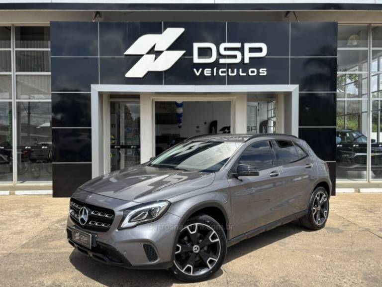 MERCEDES-BENZ - GLA 200 - 2018/2019 - Cinza - R$ 136.900,00