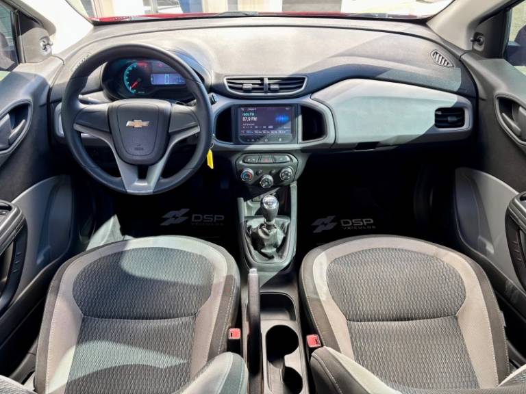 CHEVROLET - ONIX - 2014/2015 - Vermelha - R$ 47.900,00
