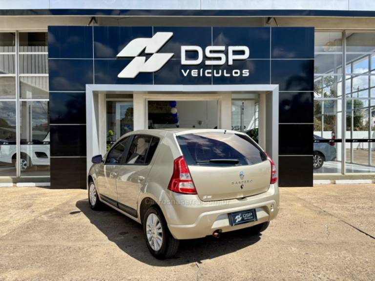 RENAULT - SANDERO - 2011/2012 - Bege - R$ 29.900,00