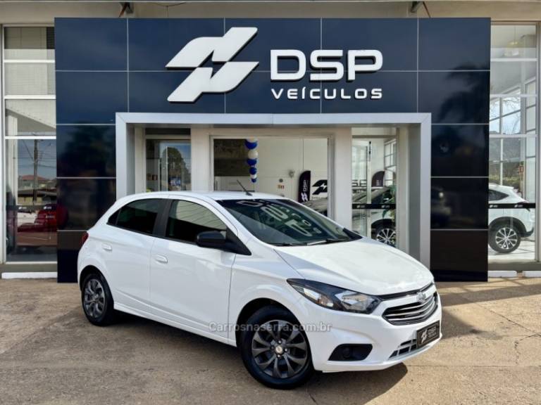 CHEVROLET - ONIX - 2021/2021 - Branca - R$ 64.900,00