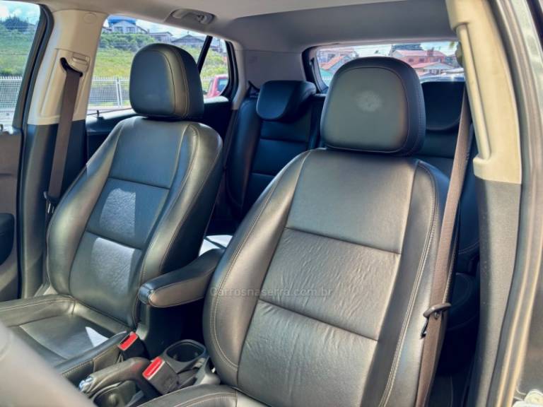 CHEVROLET - TRACKER - 2017/2018 - Cinza - R$ 94.900,00