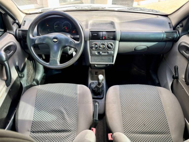 CHEVROLET - CLASSIC - 2010/2011 - Branca - R$ 14.900,00