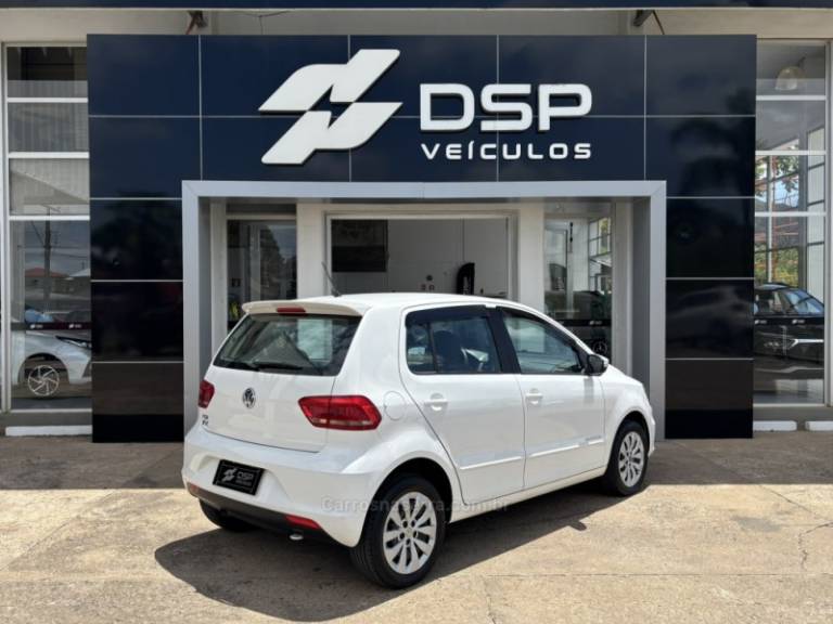VOLKSWAGEN - FOX - 2015/2015 - Branca - R$ 45.900,00