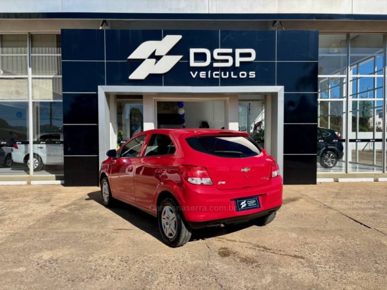 CHEVROLET - ONIX - 2014/2015 - Vermelha - R$ 47.900,00