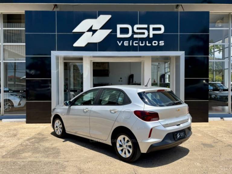 CHEVROLET - ONIX - 2020/2021 - Prata - R$ 59.900,00