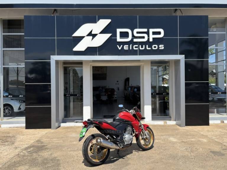 HONDA - CB 300R - 2015/2015 - Vermelha - R$ 16.900,00