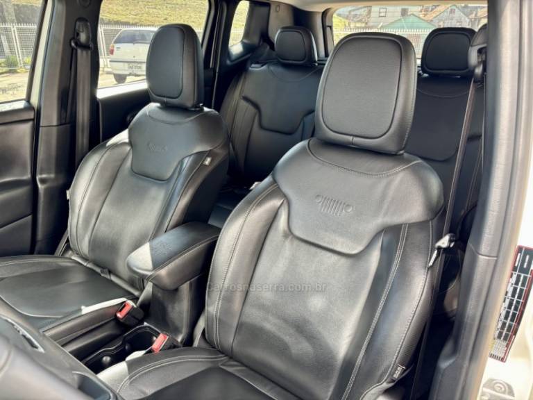 JEEP - RENEGADE - 2022/2022 - Branca - R$ 109.900,00