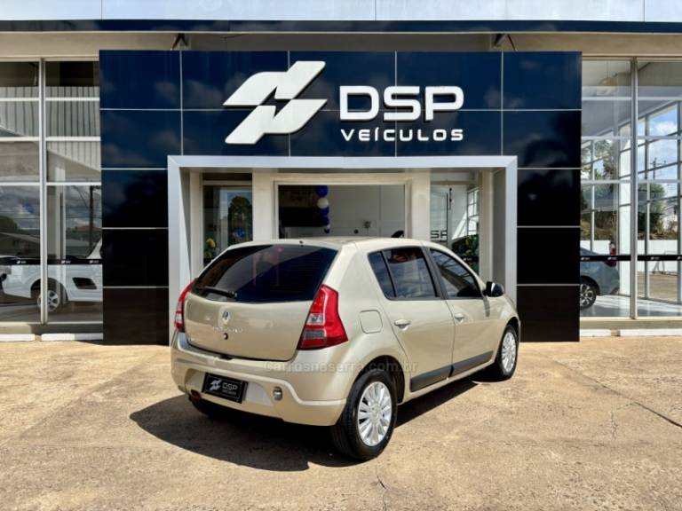 RENAULT - SANDERO - 2011/2012 - Bege - R$ 29.900,00